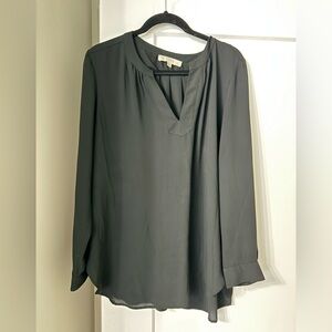 LOFT V-neck long sleeve blouse